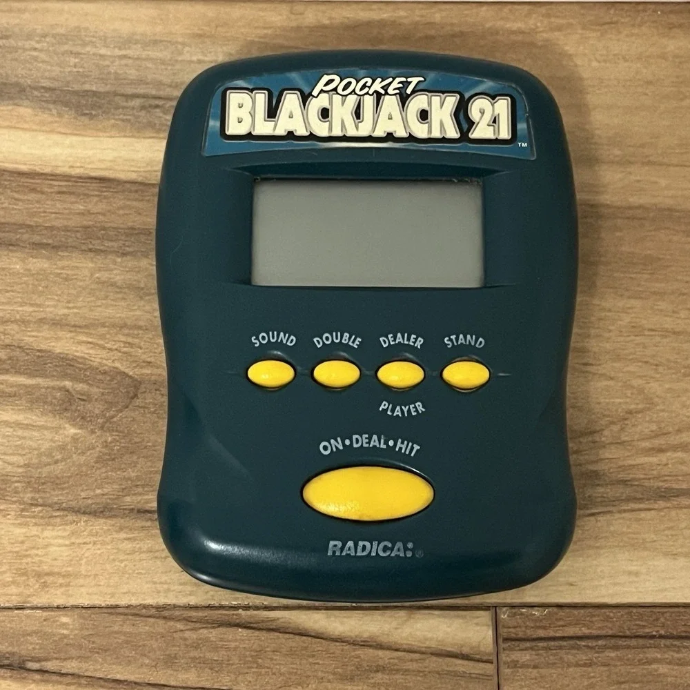 Radica POCKET BLACKJACK 21 Travel Handheld Electronic Game 1997 Dark Green Works